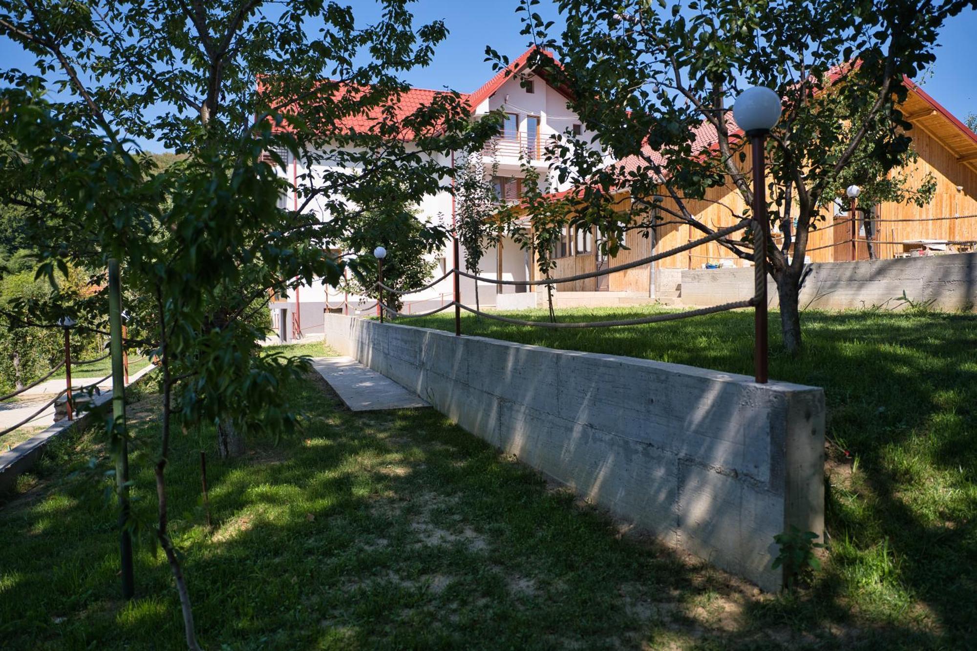 Perla Argesului, Ciubar, Piscina, Lift, Gratar, Cabana, Pensiuni, Hotel Cazare Transfagarasan Curtea De Arges Albestii de Arges Eksteriør bilde