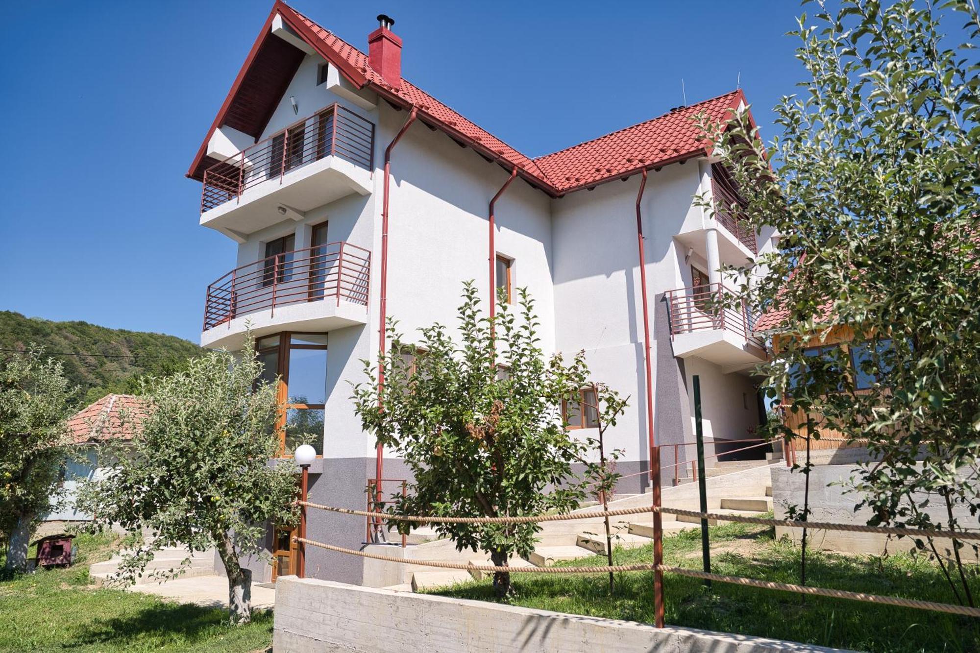 Perla Argesului, Ciubar, Piscina, Lift, Gratar, Cabana, Pensiuni, Hotel Cazare Transfagarasan Curtea De Arges Albestii de Arges Eksteriør bilde
