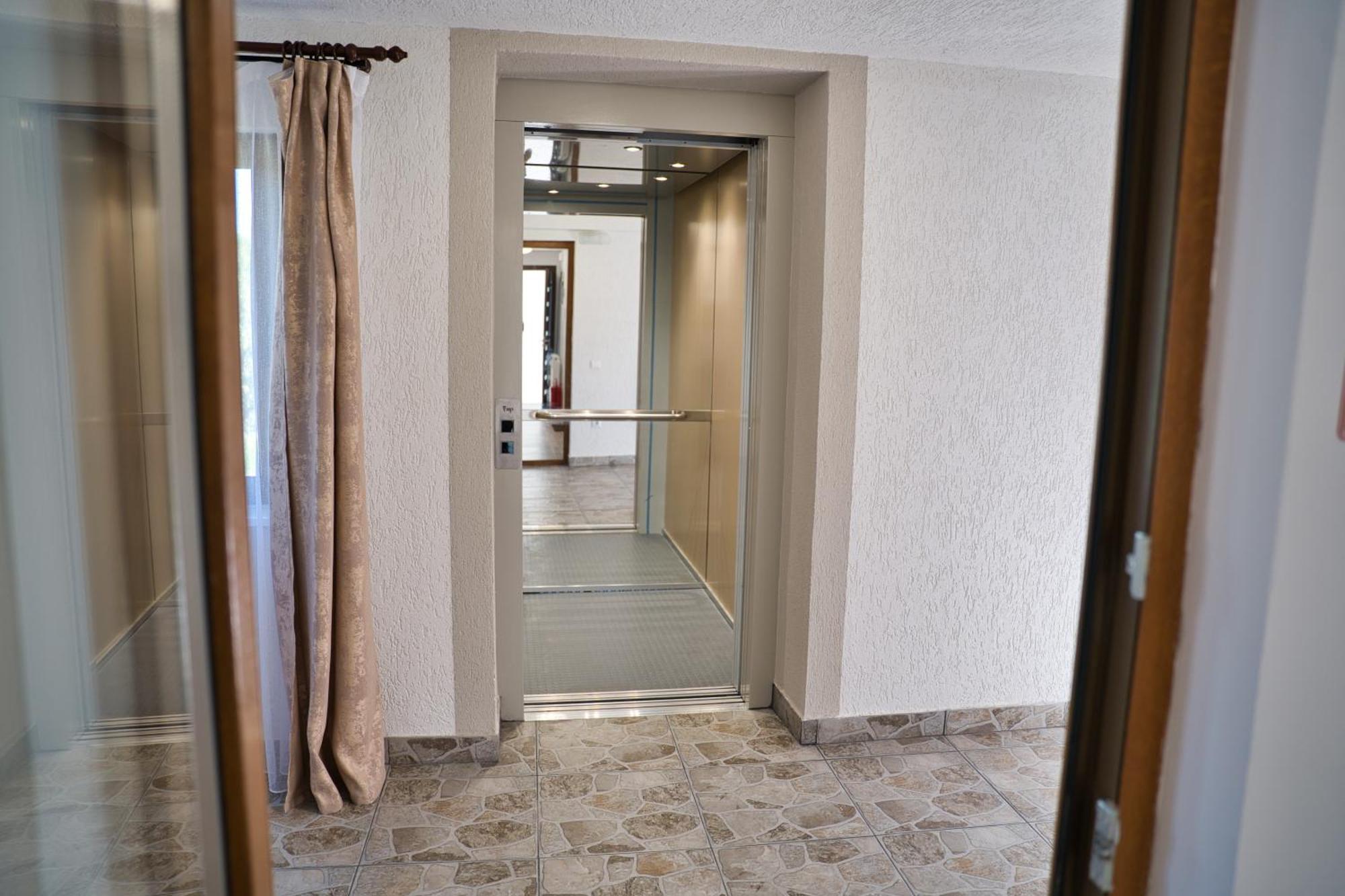 Perla Argesului, Ciubar, Piscina, Lift, Gratar, Cabana, Pensiuni, Hotel Cazare Transfagarasan Curtea De Arges Albestii de Arges Eksteriør bilde