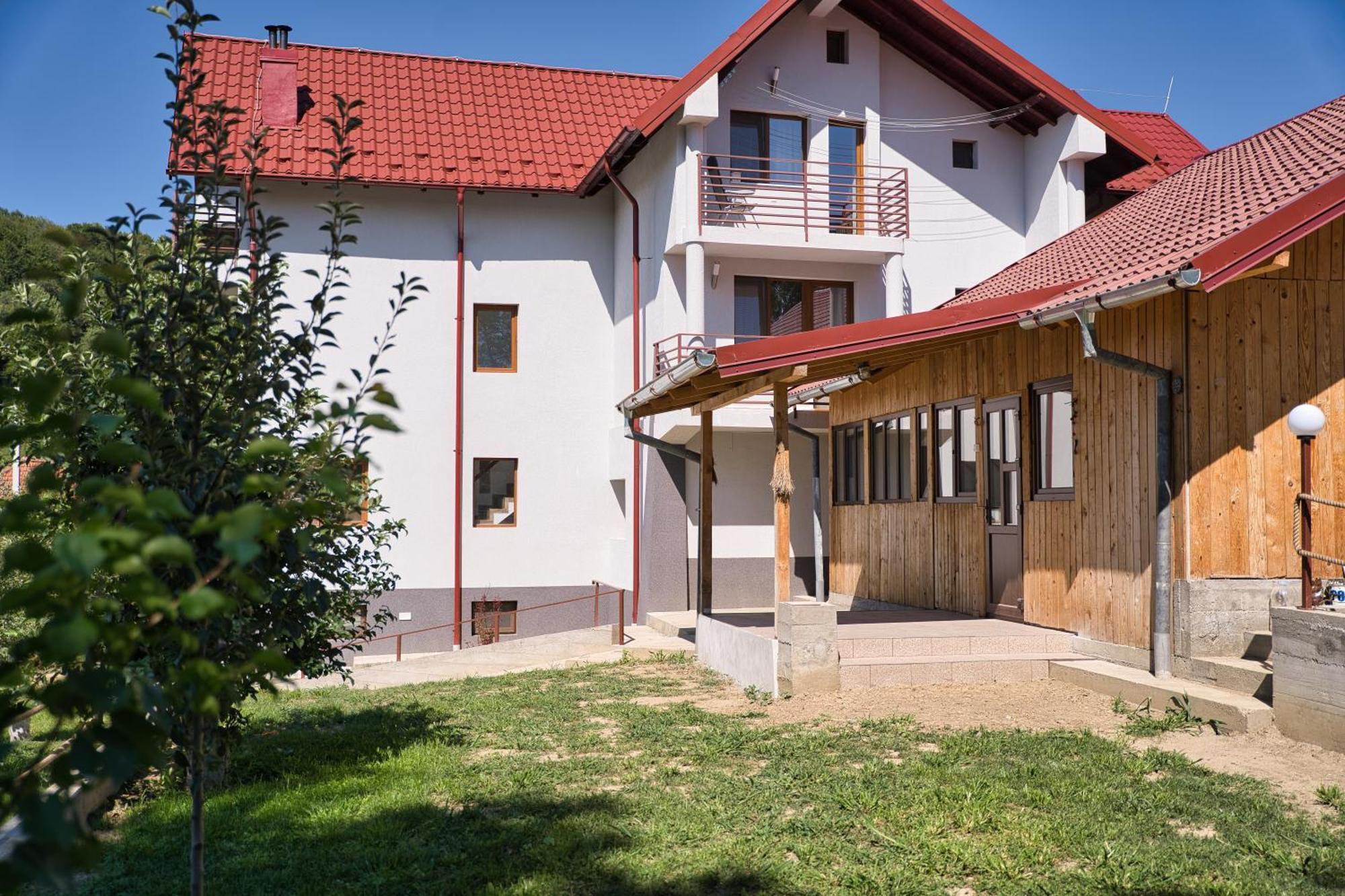 Perla Argesului, Ciubar, Piscina, Lift, Gratar, Cabana, Pensiuni, Hotel Cazare Transfagarasan Curtea De Arges Albestii de Arges Eksteriør bilde